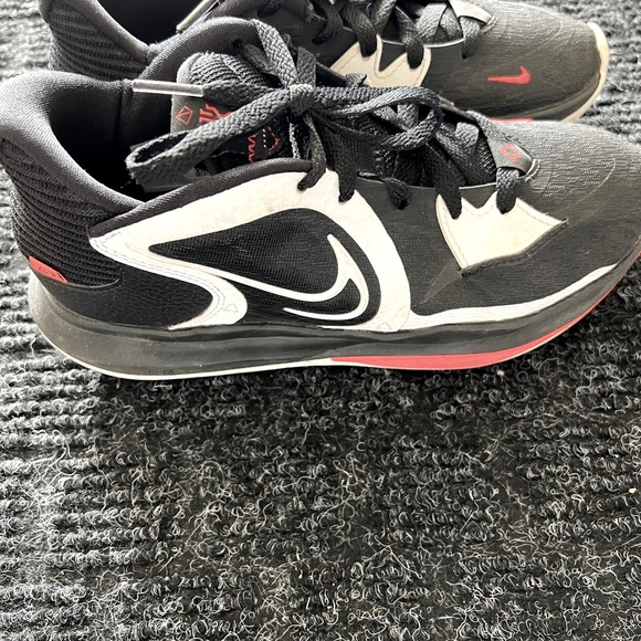 Nike Kyrie Low 5’s - Domino - Picture 2 of 8